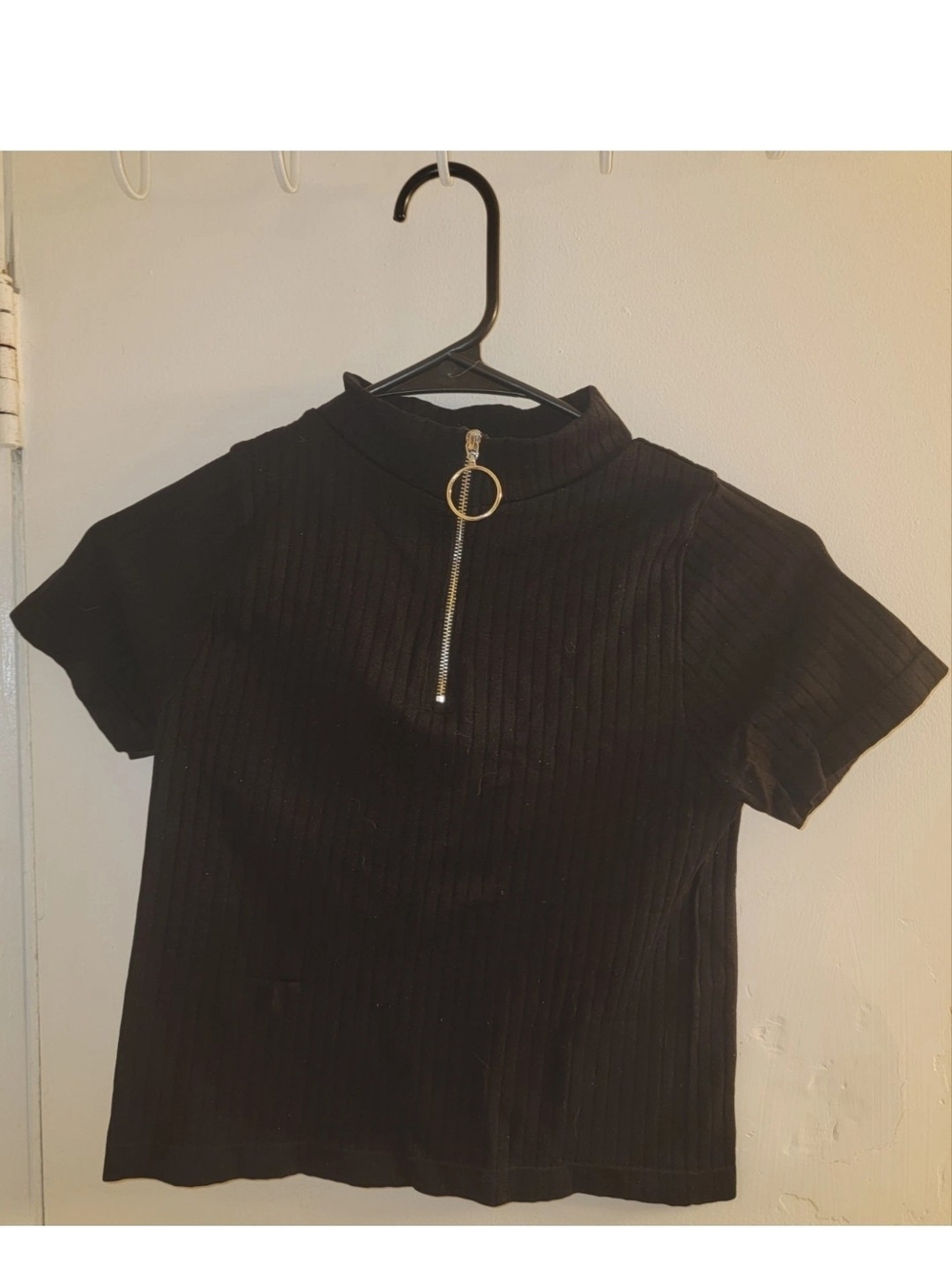 Bloom Seasons Black Ribbed Short Sleeve Mock Neck Top with Ring Zip Medium